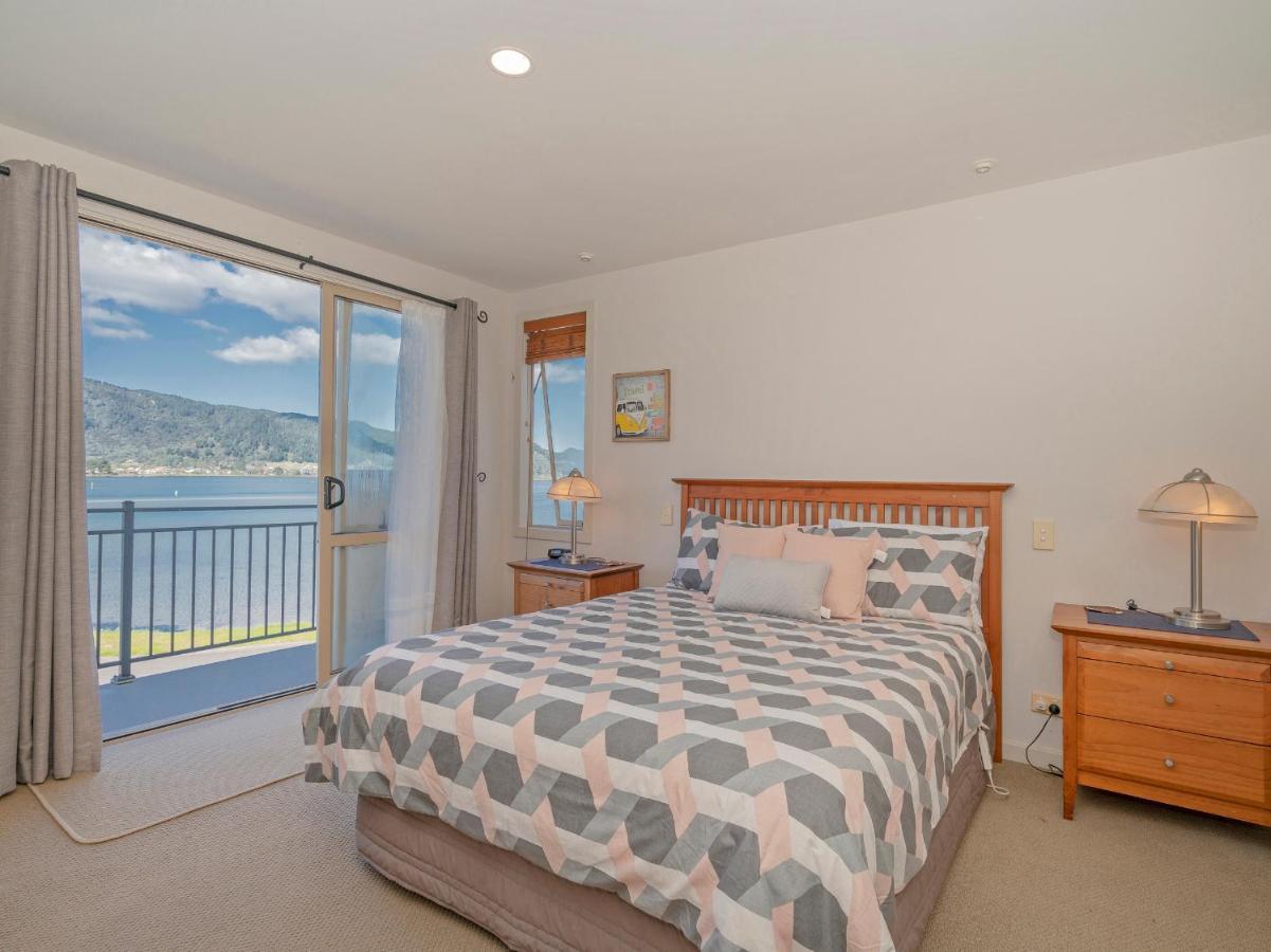 Waterfront Retreat - Holiday home